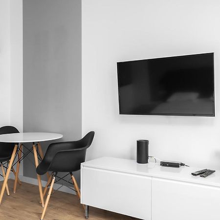 Warsaw Concierge Warszawa Zachodnia Appartement Buitenkant foto